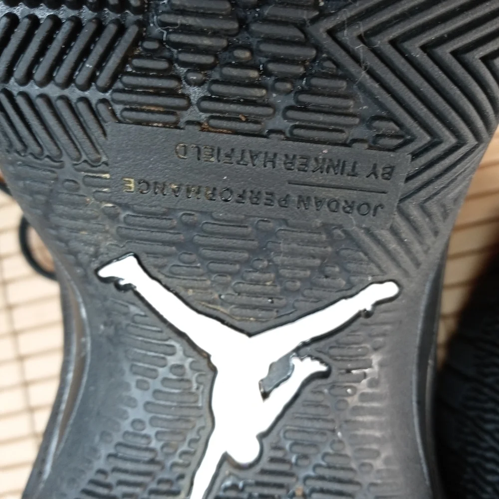 Nike Jordan Jumpman Team Diamond Low CL1207-010 black black men's sz 8. ZM.0023